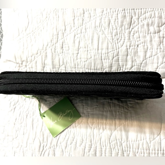 VERA BRADLEY Classic quilted Accordion Wallet color Black size 8x5 NWT - Picture 8 of 9